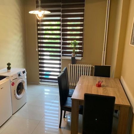 Lungro'S Square Apartment Скопие Екстериор снимка